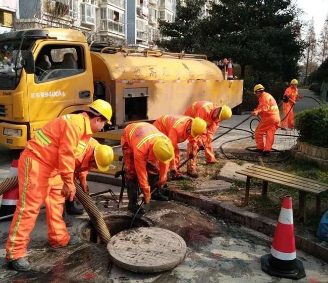 二连浩特市政管道清淤