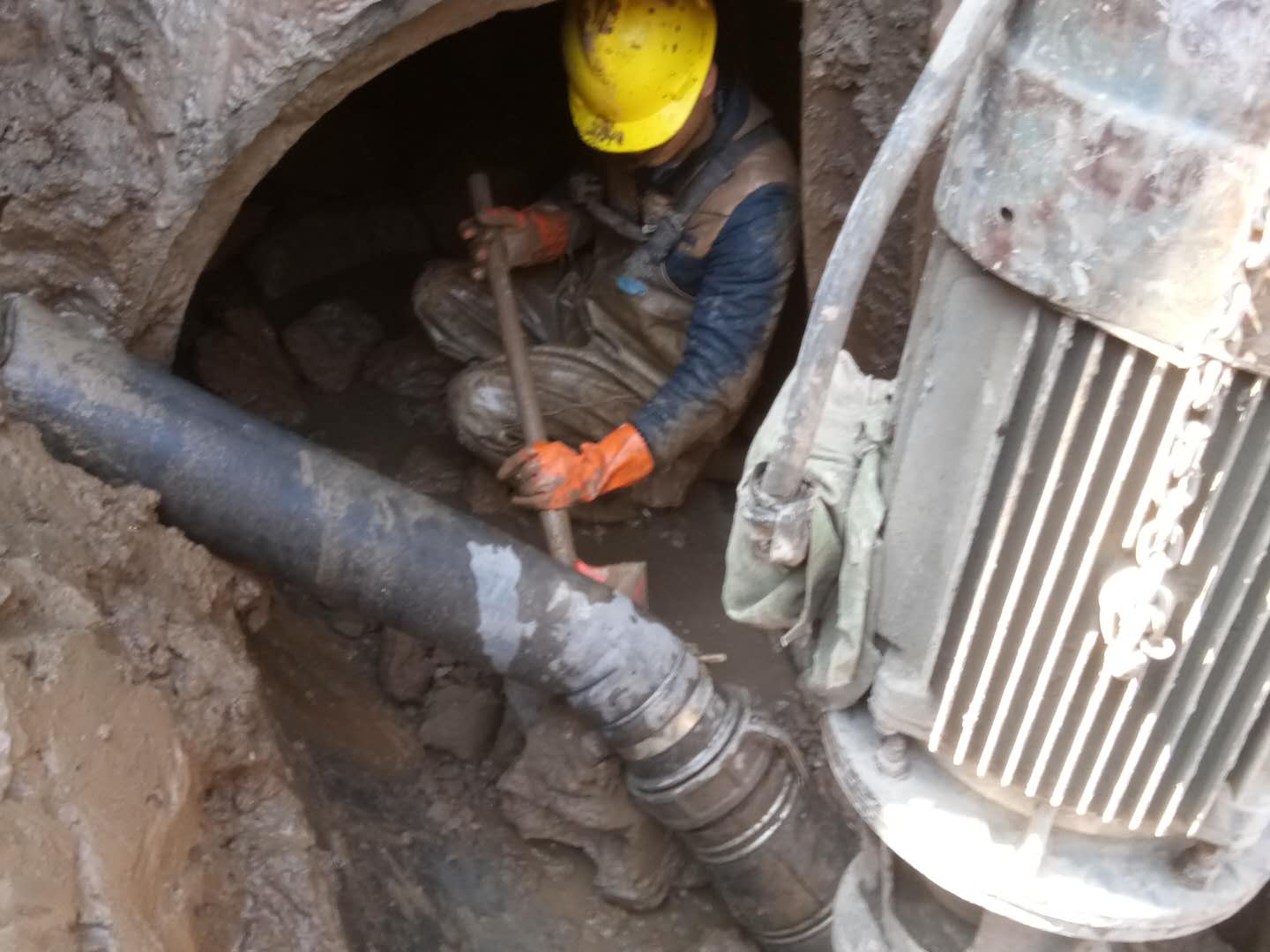 二连浩特管道清淤