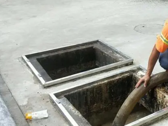 二连浩特化粪池清理