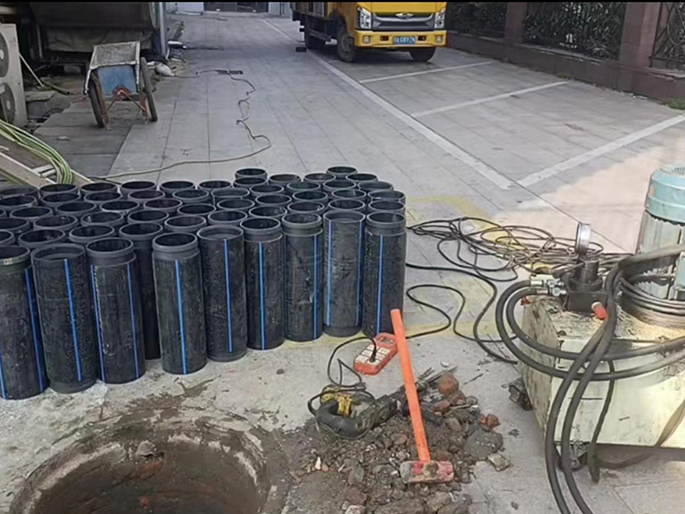 二连浩特PE置换管厂家 DN315置换管 非开挖管短管置换